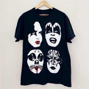 NEW KISS Graphic Tee